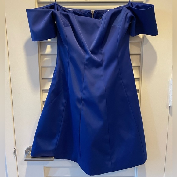 KENDALL + KYLIE Off Shoulder Satin Dress NWT Size Small - Picture 11 of 11